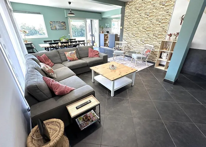 Semesterbostad La Plume Enchantee